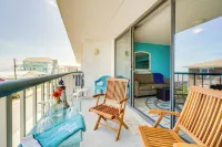 Bright Carolina Beach Condo Public Beach on-Site - Spa