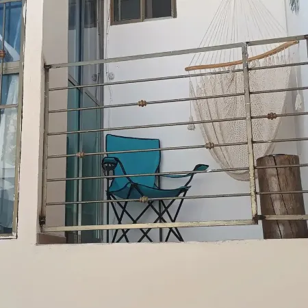 Linda casa con alberca y cascada.