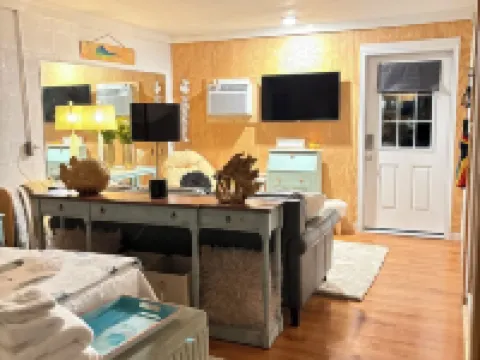 Owner Pays Cleaning Fee!!Suite is 100 Yds from the Beach! Private Beach Access. Hoteles en Kitty Hawk