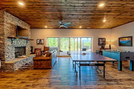 5 All King BRs-Bridesmaid Spa & Glam Suite, Sauna, Chef, 10+ Acres 3 mi. Helen