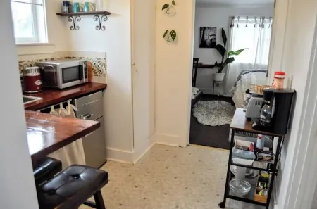 Stylish & Bright , King Bed, Downtown Oasis