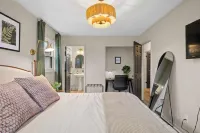 3-bedroom home located just minutes from NRG featuring a fire pit/indoor hot tub