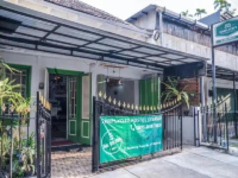 Simplycity Hostel Syariah Hotels in Andir