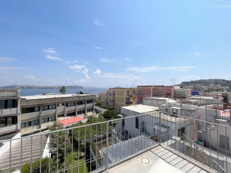 DC House Отели в г. Прочида