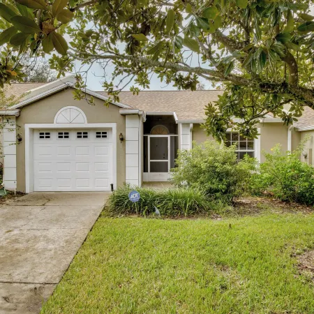 20 Mi to Disney: Condo w/ Pool Access in Clermont!