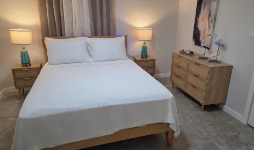 This centrally located unit offers full kitchen and washer-dryer machine. Hotels in Port Richey