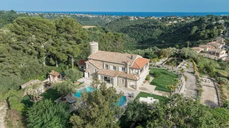 VILLA GALET VUE 360 MER MONTAGNE ET CITADELLE SAINT PAUL DE VENCE Отели рядом с достопримечательностью «Сен-Поль-де-Ванс»