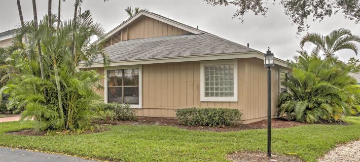 'Sand Dollar' Jenson Beach Home w/ Pool Access! Hotels in Jensen Beach