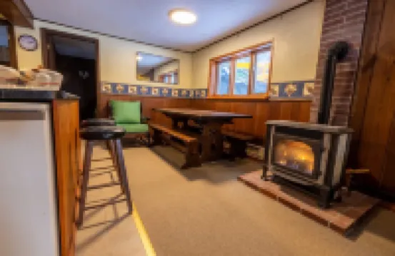 Spacious Chalet, Skiing 5 Minutes to Jay Peak, Vermont!