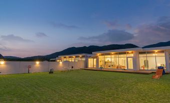 Gyeongju Sunflower Kids Pool Villa