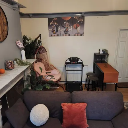 Glams Victoria apartment