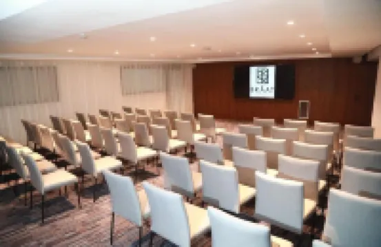 บราท โฮเทล