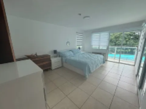 Charming 3-bedroom condo with pool and pickle ball in delightful Quebradillas Hoteles en Quebradillas