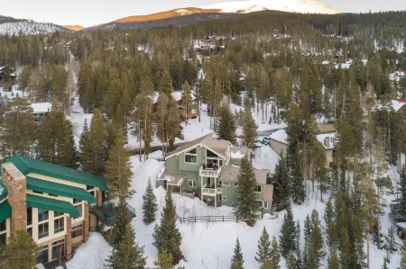 Frontier by AvantStay Incredible Mtn Views Hot Tub Gorgeous Breckenridge Home Close to Slopes