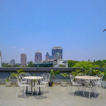 Olive Zip Richmond Circle by Embassy Group Отели рядом с достопримечательностью «Торговый квартал Ганди-Базар»