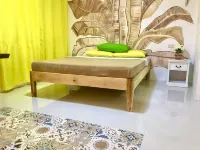 Maru's Beachfront Rooms Hotels in Mamburao