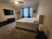 Home Away From Home!Family Friendly near popular attractions in Elk Grove!