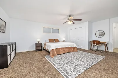 Charming 3-bedroom house near downtown Boise with AC, WiFi Hotels in East End