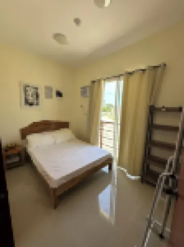 Minutes away with famous beaches and Cave.