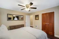 Charming 2 Bedroom Top Floor Duplex In Heart of Washougal Hotels in Washougal