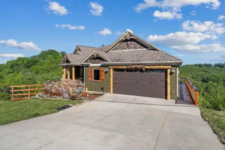 Cedar Lakeview Cowhide Cabin Hot Tub