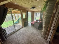 Quiet, cozy, cabin apartment in the woods.