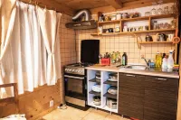 Charming 2-bedroom house with WiFi in Campulung Moldovenesc Hotel a Municipiul Campulung Moldovenesc