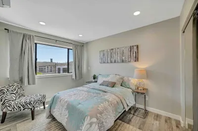 Spacious & Sunny 3 bed/2b modern Flat in San Francisco's trendy Mission district Hotel a Mission District