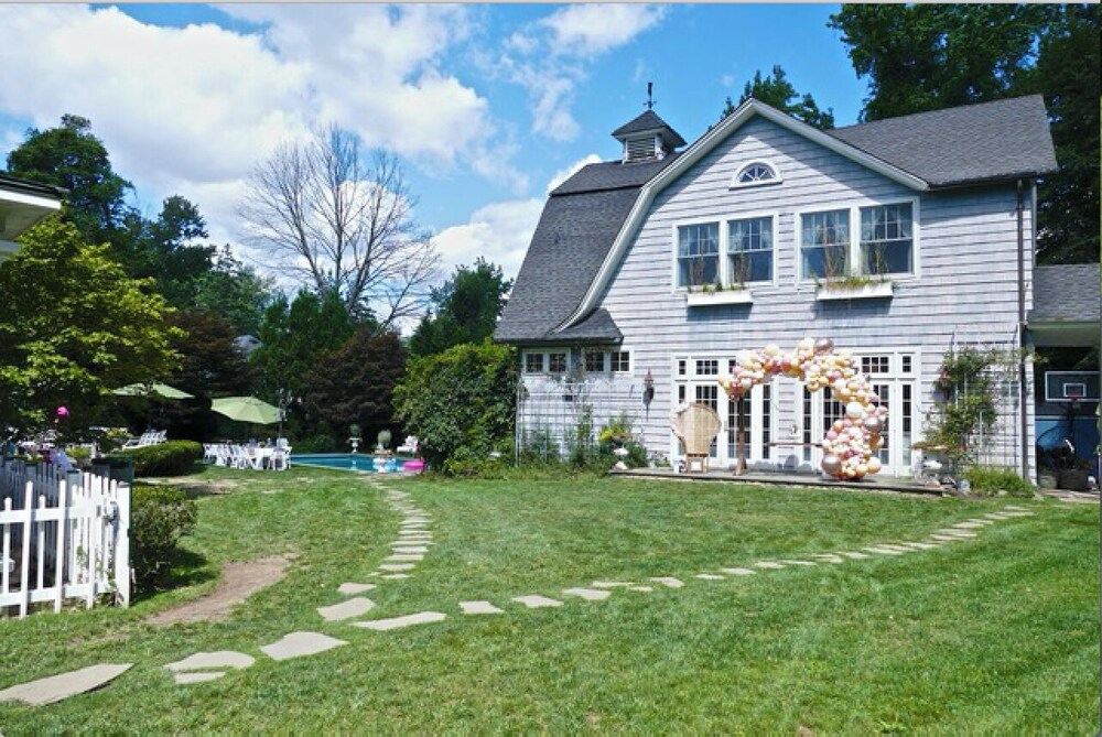 Carriage House Great for Families & Small Events / Reunions
