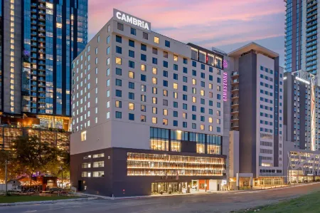 Cambria Hotel Austin Downtown