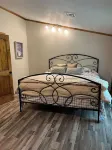 SPRING DISCOUNT Charming 3 bedroom log cabin near Bella Vista Ar. Private
