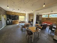 Manor Farm Annex with enclosed, private Garden Hotels in King's Stanley