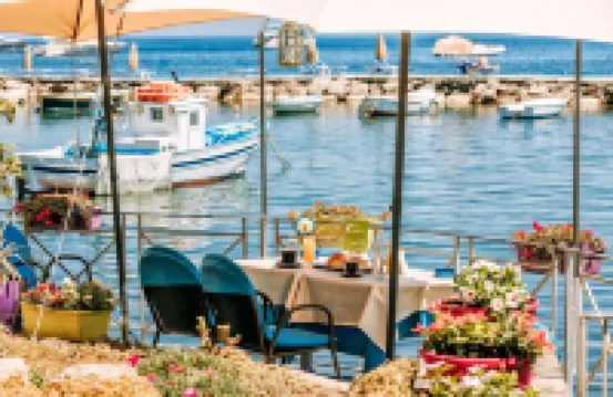 Apartment in historic building in the center and on the sea 拉科阿梅諾酒店