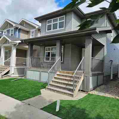 Comfy 3-bedroom house in Harbour Landing, Regina. Hotel Exterior