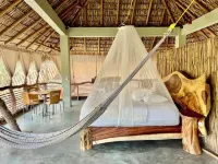Devine virgin bay New tree house pvt/room palapa