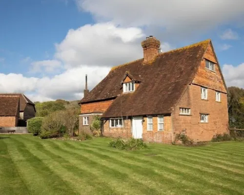 Grade 2 Listed Rural Farm House Hotels in Godalming