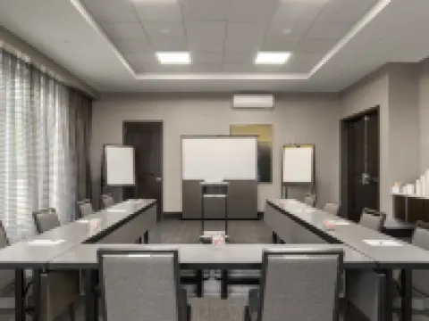 ハンプトン  イン & スイーツ ウースター ウースターのホテル