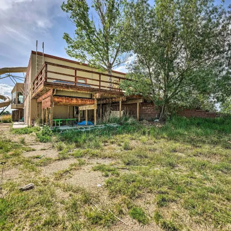 Lakefront Country Home w/ Waterslide & Trampoline!