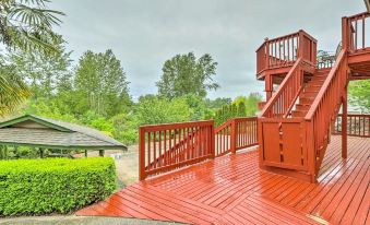 Spacious Kent Home Great for Large Families!