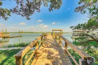 'Reel Blessed' Topsail Beach Home w/ Private Dock! - parking