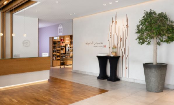 Hilton Garden Inn Dubai, Mall Avenue