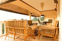 Large, holiday home on Beau Vallon