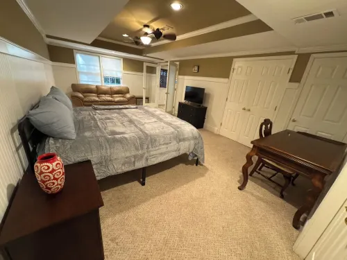 Get cozy in this 2-bedroom garden apartment in peaceful Alpharetta.