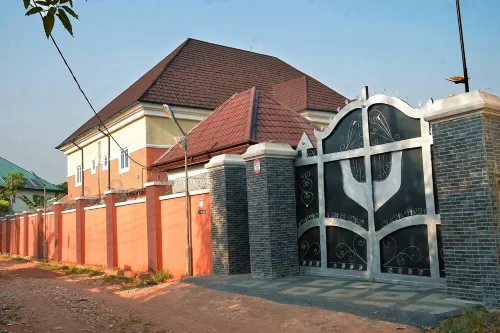 Cozy 2-Bedroom Luxury Apartment With AC, WiFi, Solar, BoreHole Water, CCTV Nnewi Hotels in Nnewi