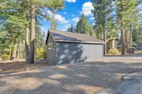 4BR Tahoe Cabin w/ Hot Tub, BBQ & Ping Pong Next to Lake & Paige Meadows Trails