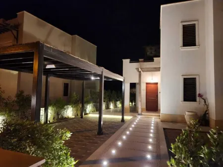 Lake view Spacious 5-bedroom villa in peaceful El Gouna - Hurghada, heated pool