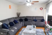 Home Sweet Home Spacious 4bed house with WiFi & Parking in fantastic Skokie Hotels in Skokie