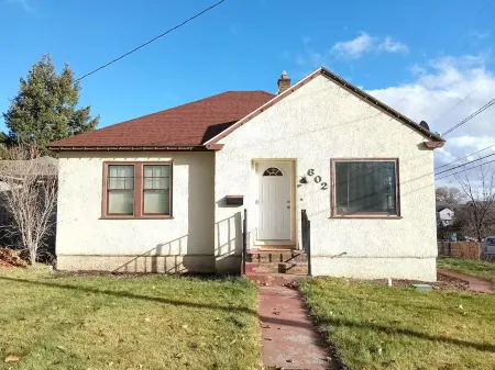 Sunny House- 2 Br. Cottage in tranquil Pendleton