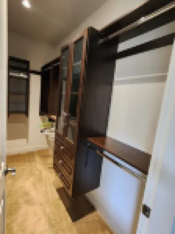 Huge size Private room, King size Bed with attached washroom, walk in closet