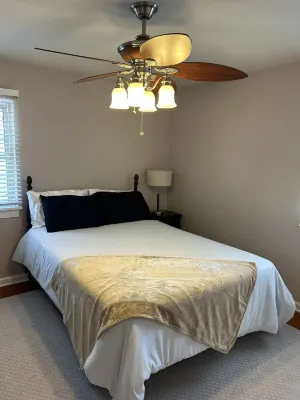 Charming 1BR Near Historic Downtown Edwardsville & SIUE